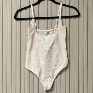 Wolf & Whistle Lace Bodysuit Women’s Size 4